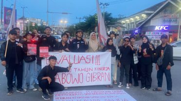 Mahasiswa Demo Peringati 1 Tahun Kepemimpinan Prabowo-Gibran di Kota Tarakan